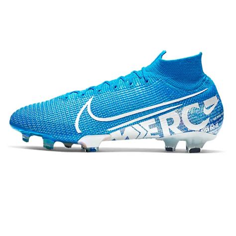 Blauwe Nike voetbalschoenen .